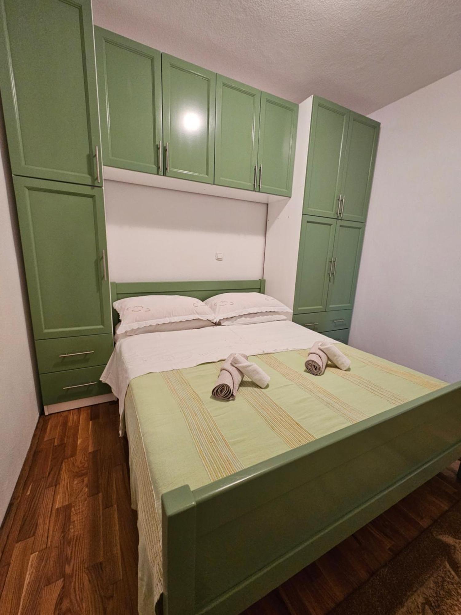 Apartmani Natasa ロクヴァ・ロゴズニツァ エクステリア 写真