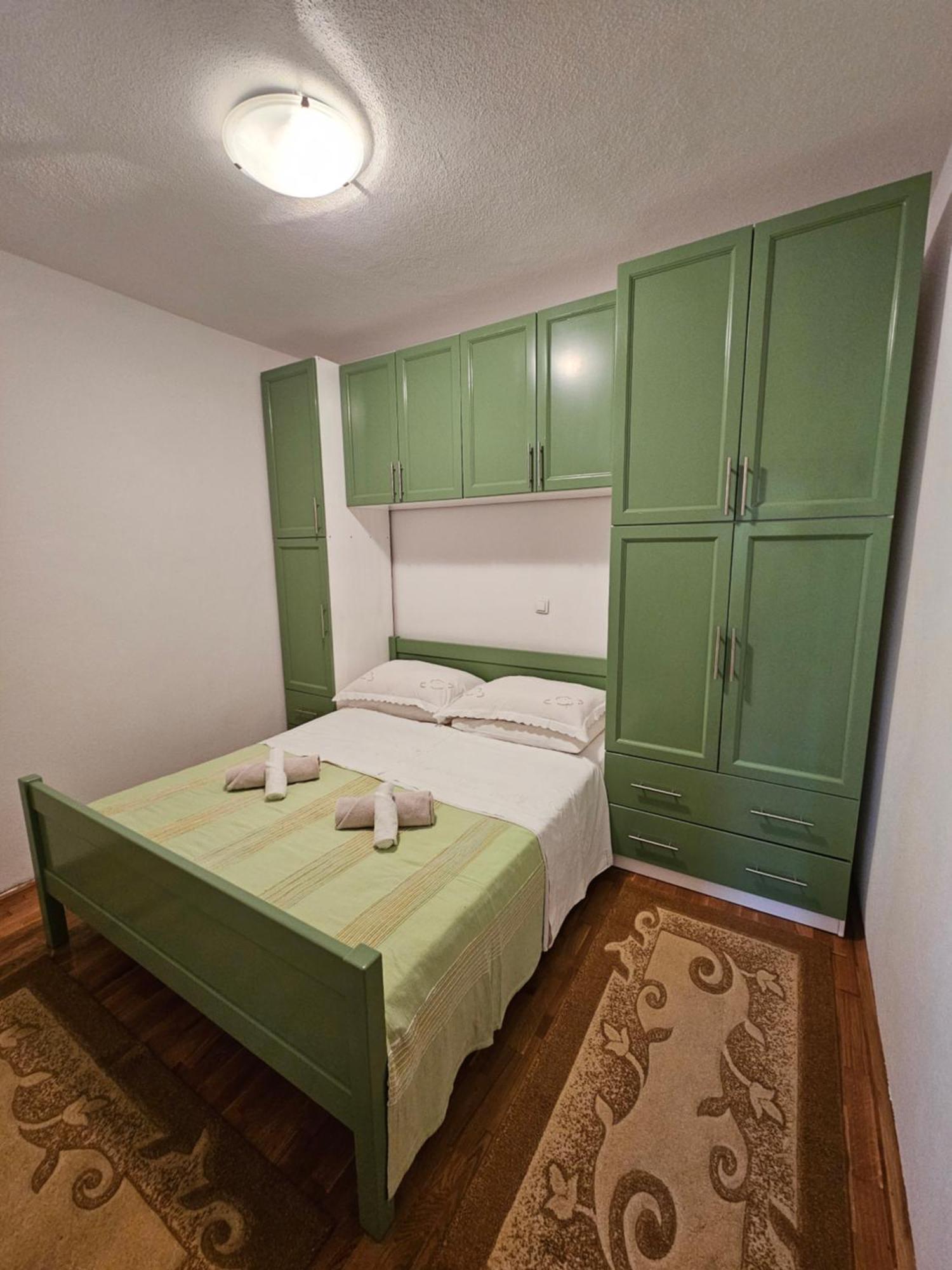 Apartmani Natasa ロクヴァ・ロゴズニツァ エクステリア 写真